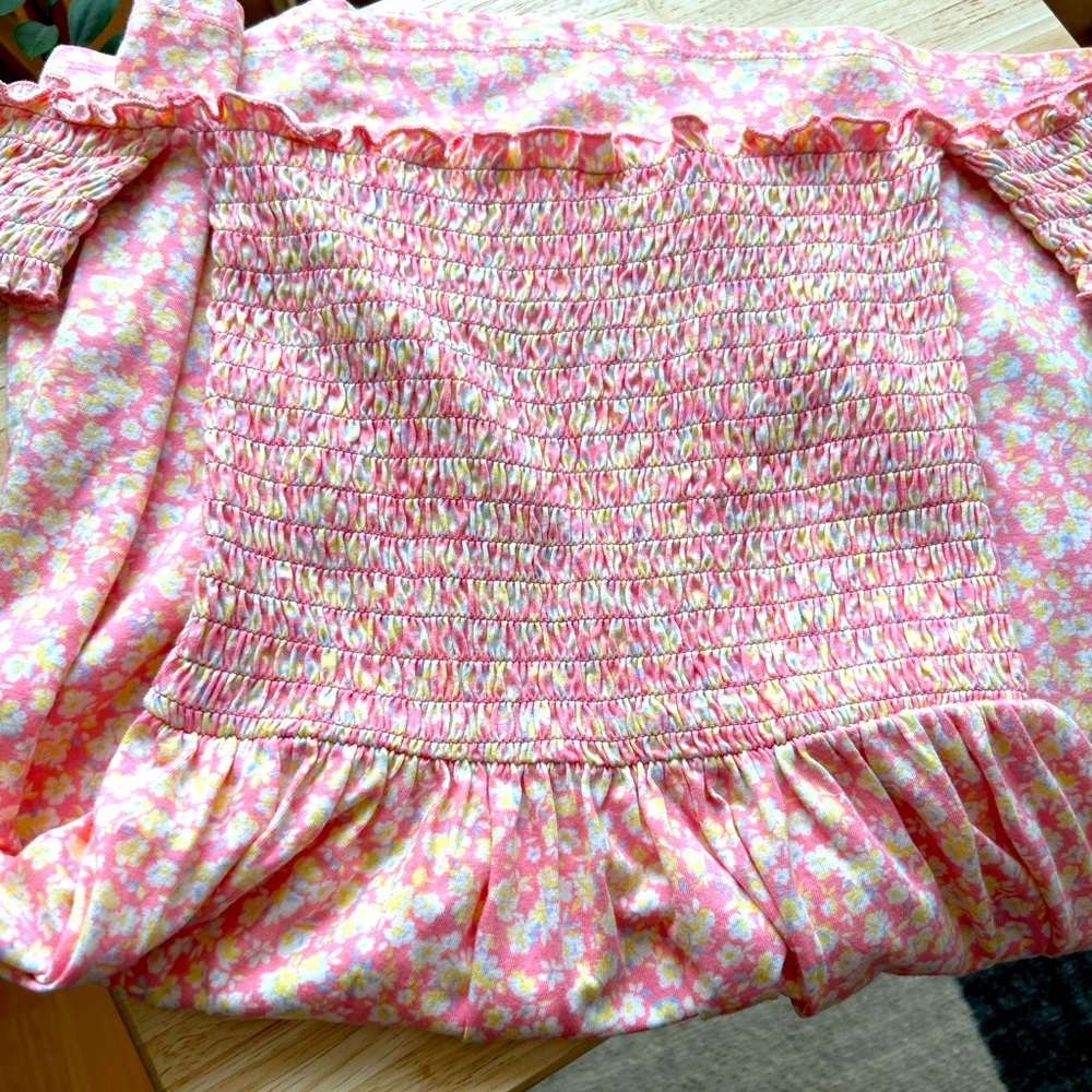 Small and flattering strapless Billabong dress